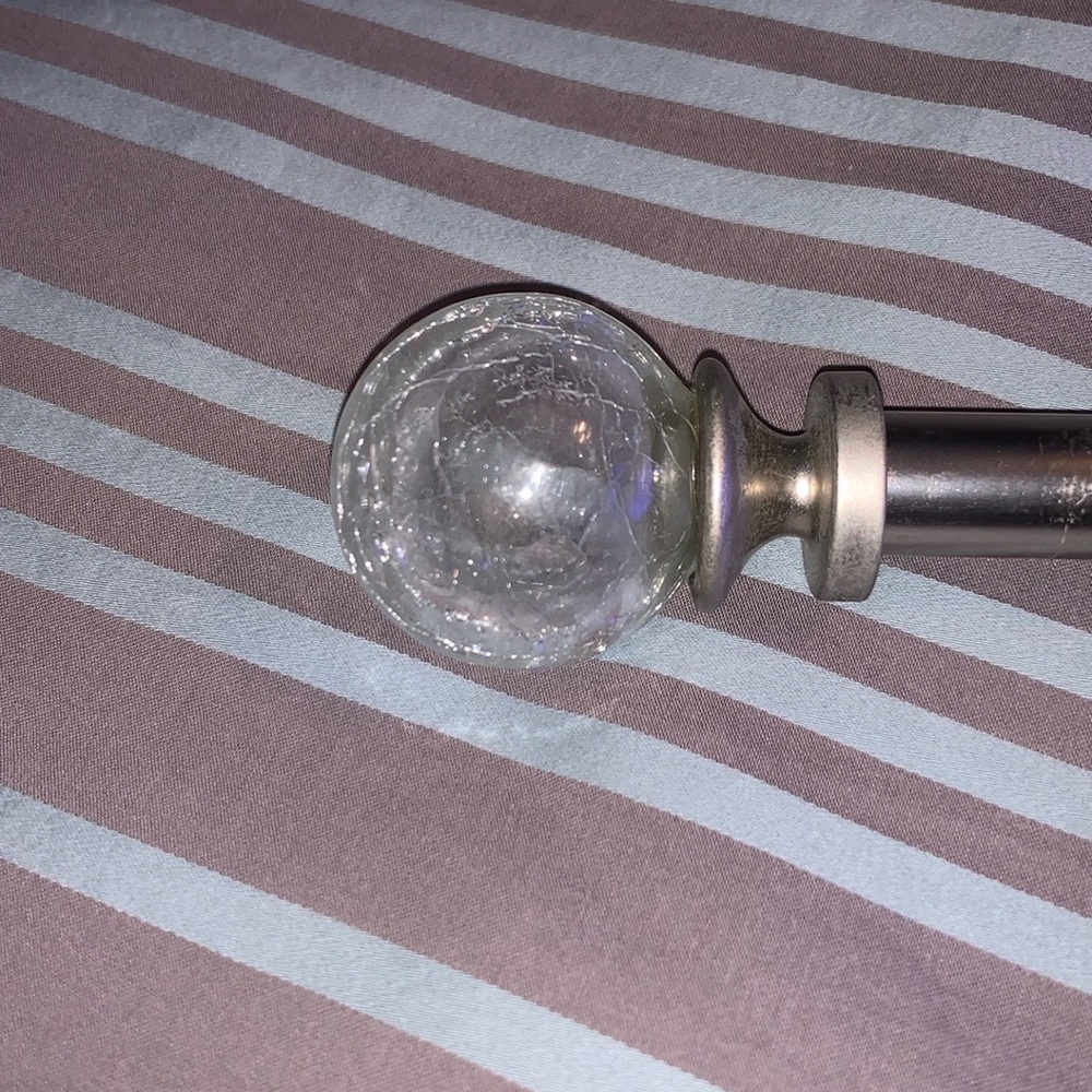 Curtain rod